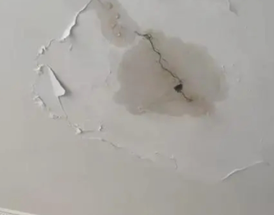 嘉荫阳台漏水维修公司分享下屋面防水工程质量问题原因分析